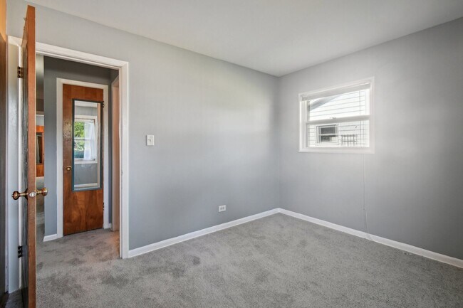 Building Photo - 116 Tower Ln