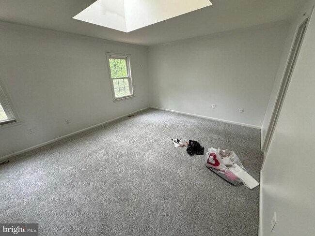 Building Photo - 7720 Bristol Square Ct