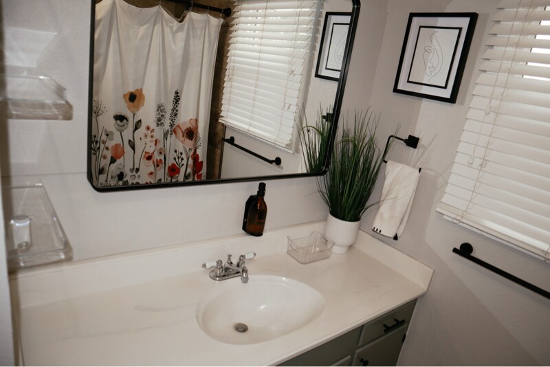 Building Photo - 1144 Sahara St