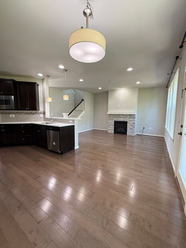 Building Photo - Spacious 3BR + Bonus Timber Creek Home for...