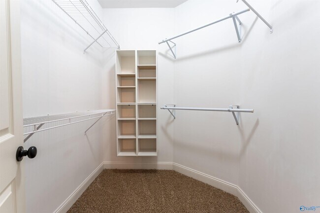 Building Photo - 525 W Mossyleaf Dr SW