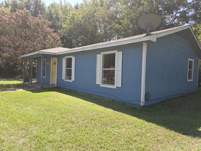 Primary Photo - 2120 Railroad St