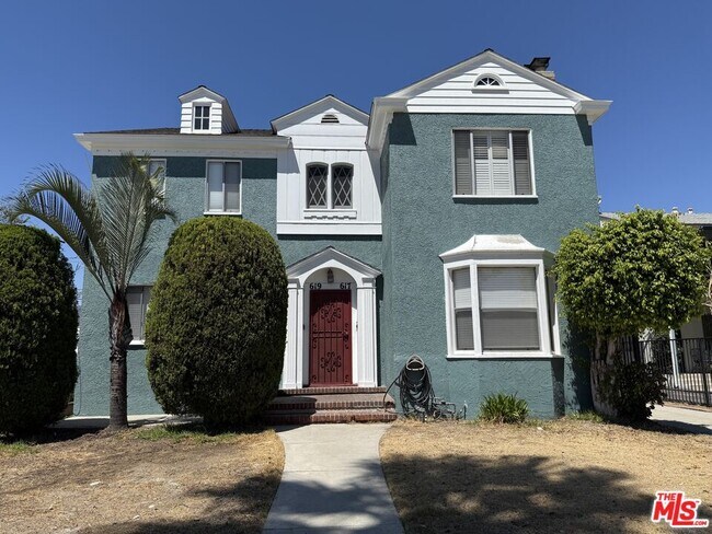 Building Photo - 617 W Glenoaks Blvd