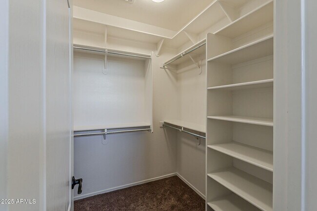 Building Photo - 2008 E Stacey Rd