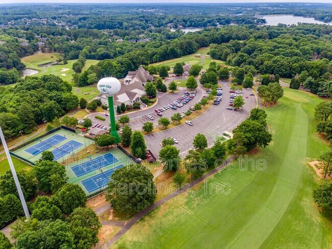 Building Photo - 26012 Misty Way Dr