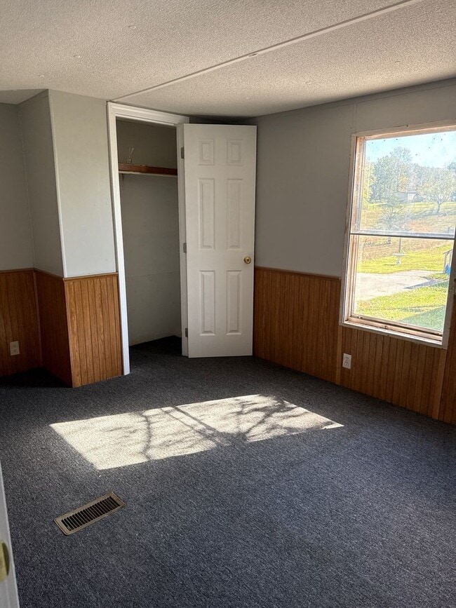 Building Photo - Peaceful 2-Bedroom Home with Scenic Views in Sparta