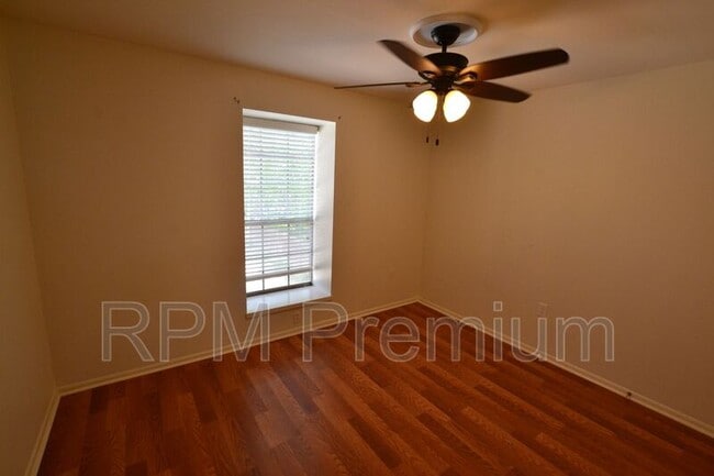 Building Photo - 1755 College Dr