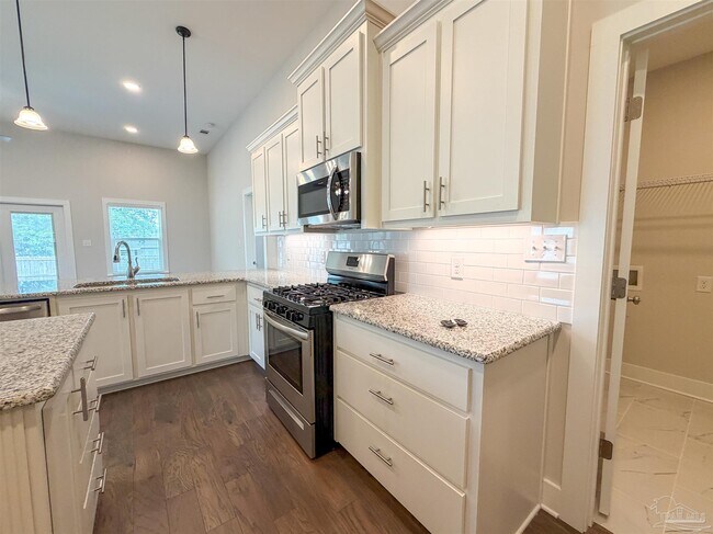 Building Photo - 5841 Winifred Ave