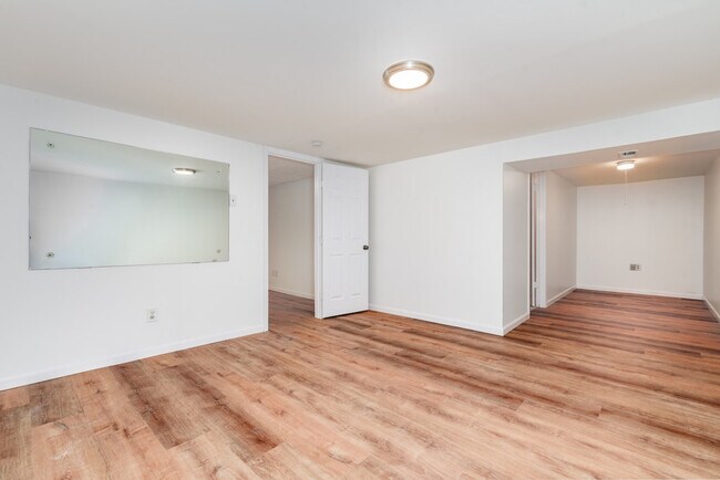 Building Photo - 2104 Foggy Bottom Dr