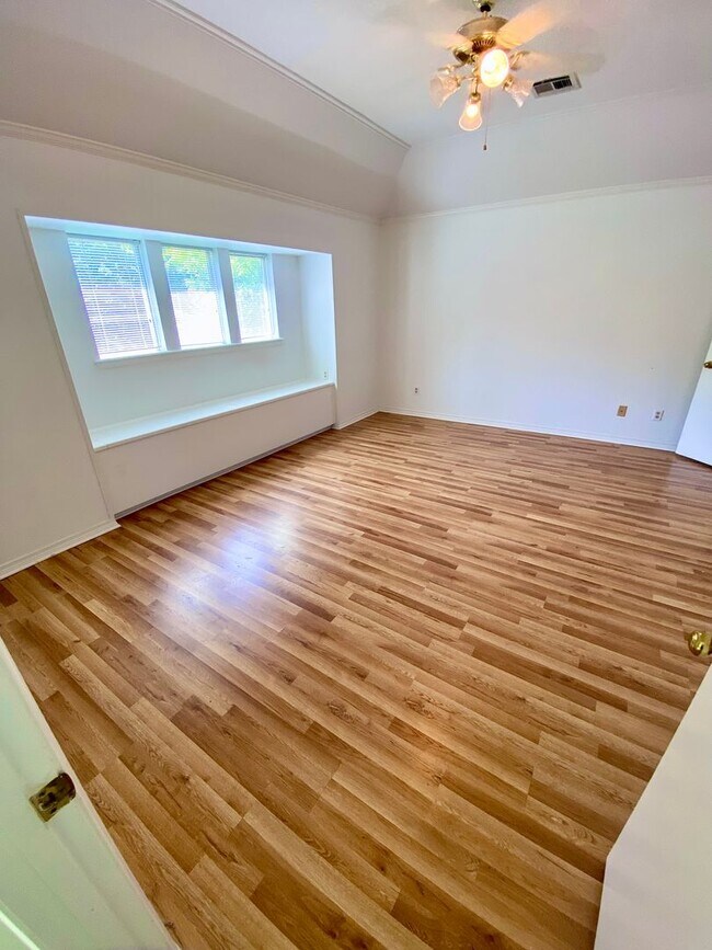 Building Photo - ** NEW GREENACRES PLACE 3/2 HOME **