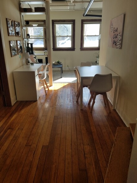 Dining Area - 1228 W Columbia Ave