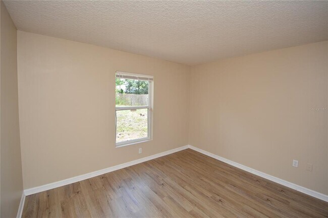 Building Photo - 12 Pine Brook Dr