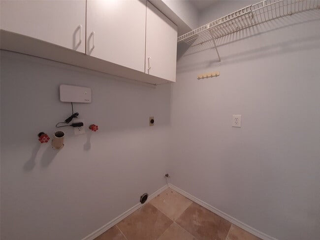 Building Photo - 8 Fawnchase Ct