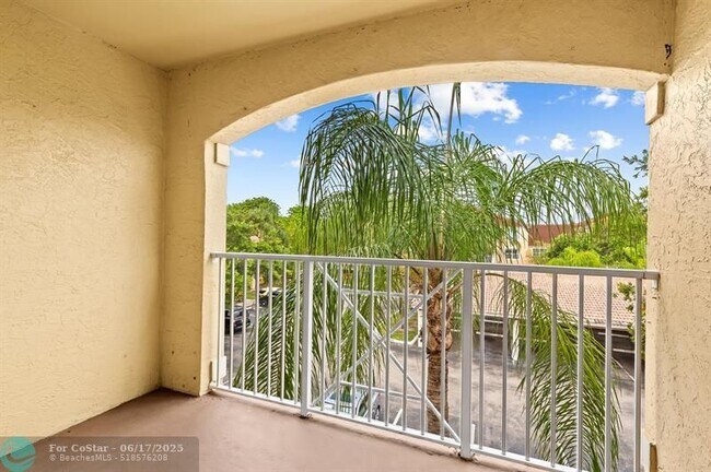 Building Photo - 5550 NW 61st St