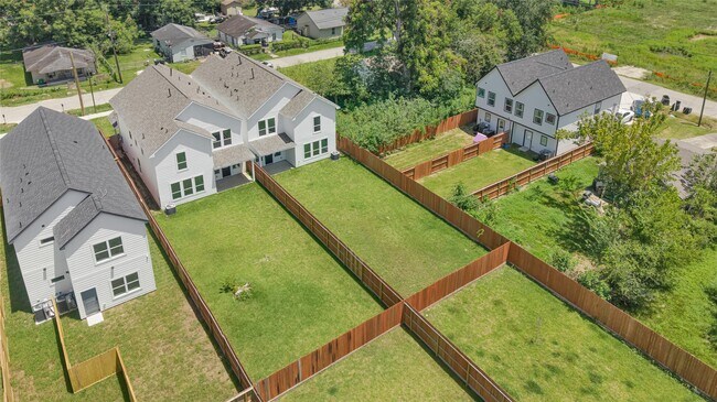 Building Photo - 7411 Charlie St