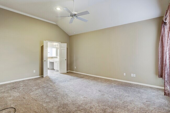 Building Photo - 9907 Kemp Forest Dr