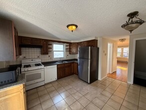 Building Photo - 7 Myrtle St