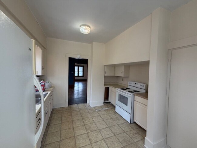 Building Photo - House for Rent in Canton