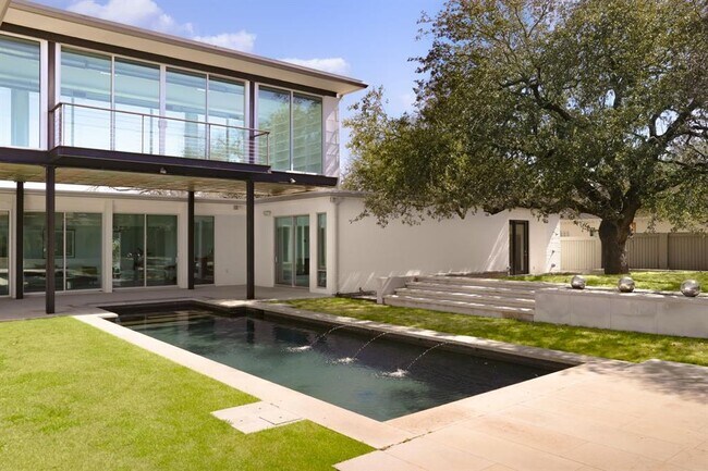 Building Photo - 5204 Ridge Oak Dr