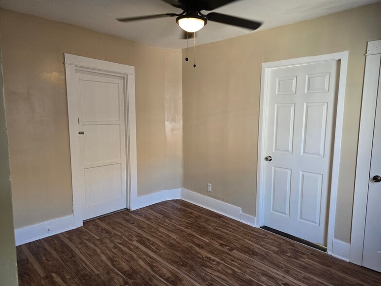 Building Photo - 336 W 41st St