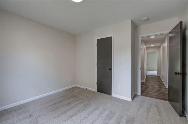 Building Photo - 4100 Chanticleer Dr NW