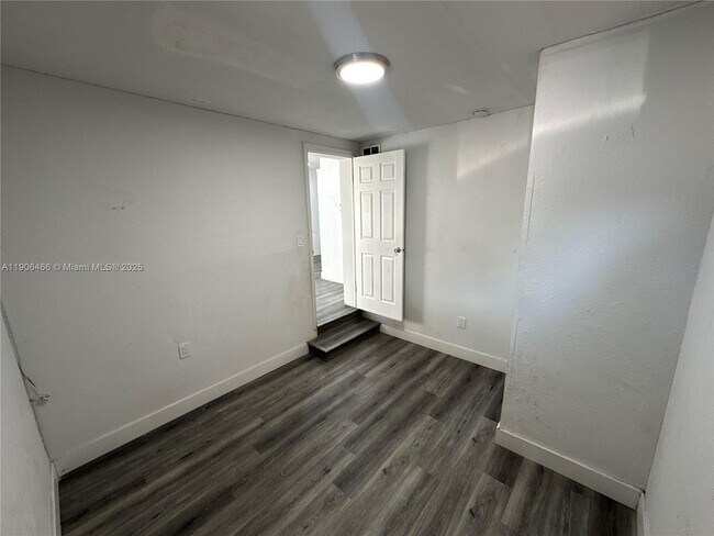 Building Photo - 8141 NW 5th Ct