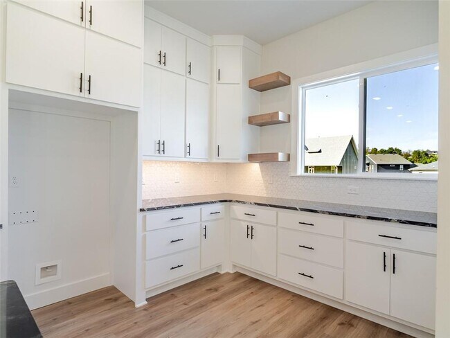 Building Photo - 1317 Bunker Dr