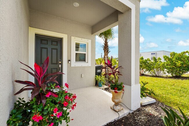 Building Photo - Beautifull Furnished Townhome - Nokomis - ...