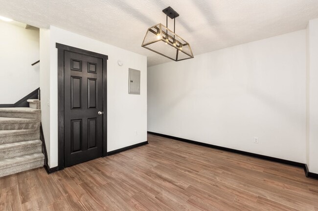 Building Photo - 958-976-976 S Champion Ave