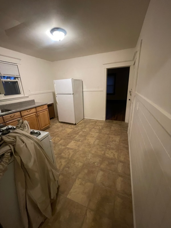 Building Photo - 734 Riverside Dr