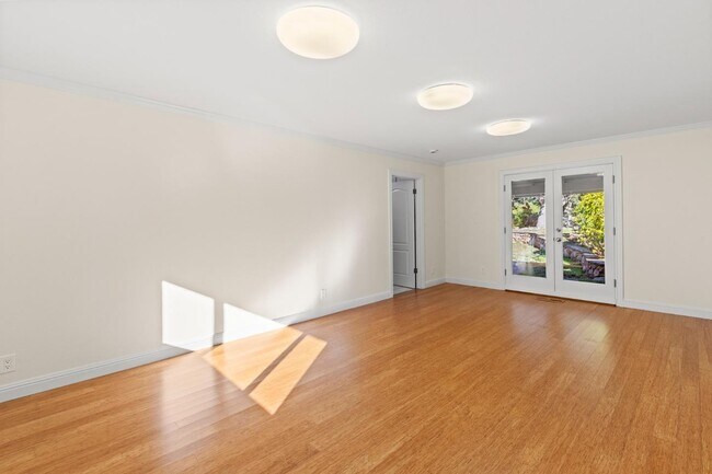 Building Photo - 27696 Vogue Ct