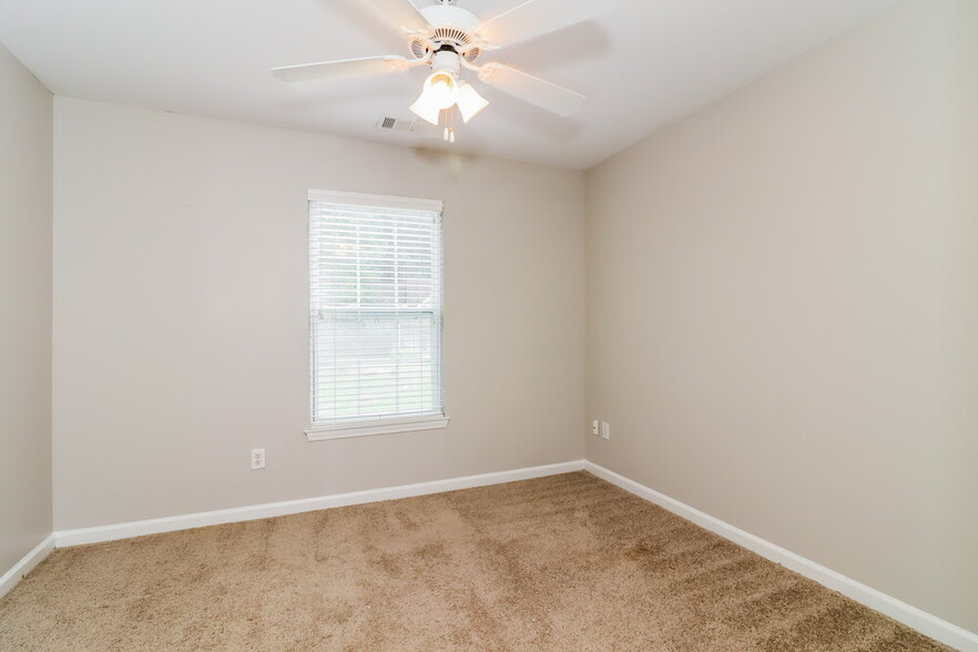 Building Photo - 159 Millstone Glen