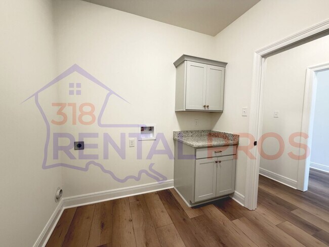 Building Photo - New Construction! 3 Bed 2 Bath in Country Club Estates!