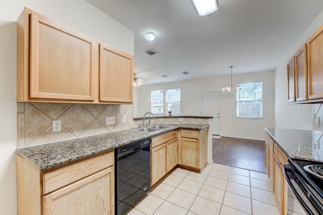 Building Photo - 6118 Yorkglen Manor Ln