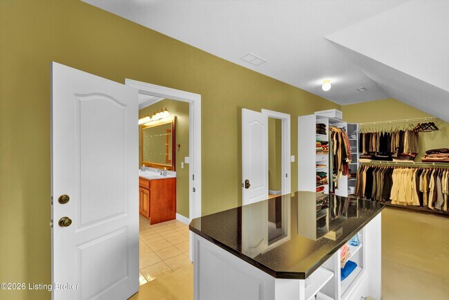 Building Photo - 560 N Hubbards Ln