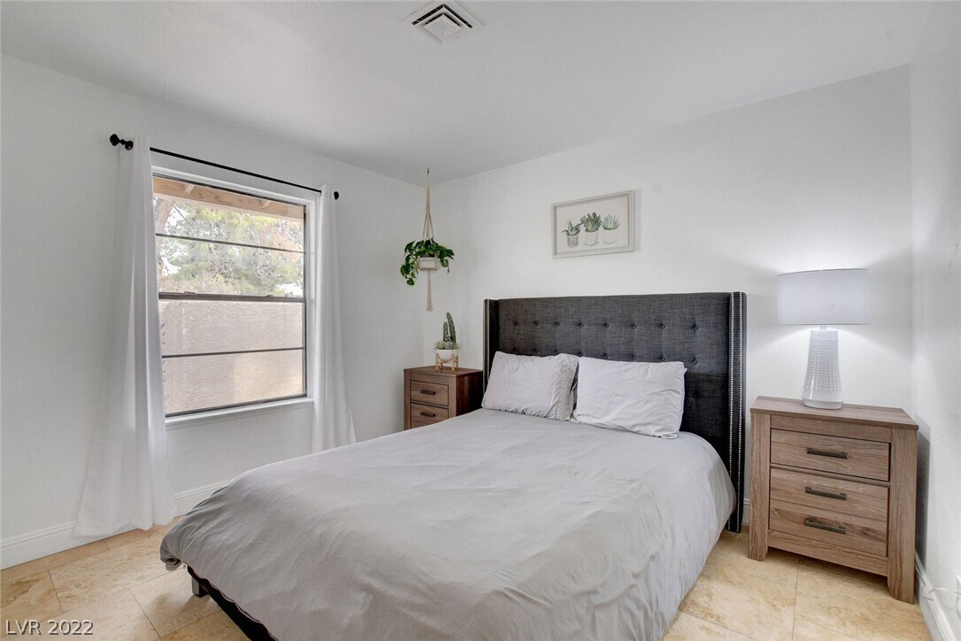 Bedroom 3 - 3112 La Mesa Dr