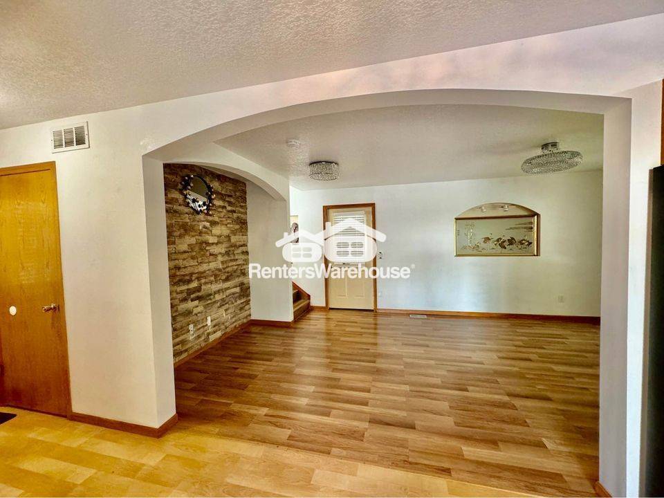 Building Photo - 1435 University Ave