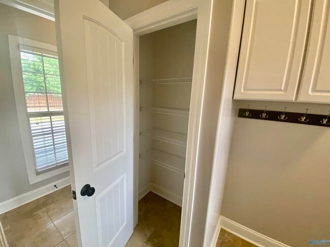 Building Photo - 108 Morning Vista Dr