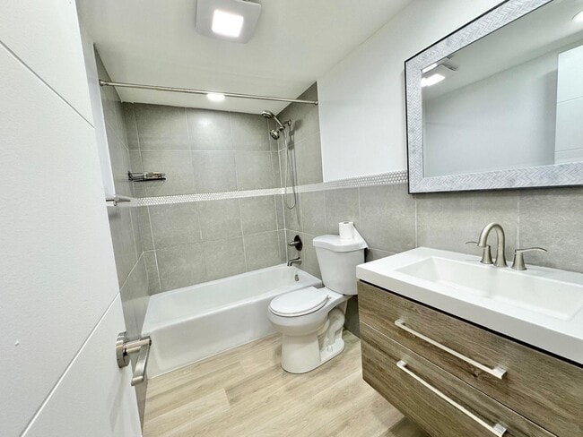 Building Photo - 1271 NW 13th St