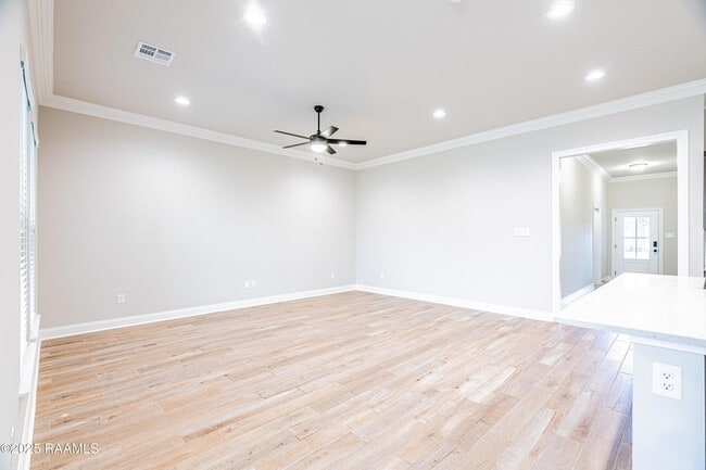 Building Photo - 102 Jubilation St