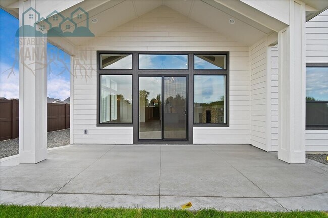 Building Photo - 10642 W Lothbury Dr