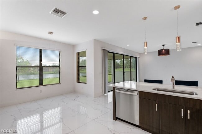 Building Photo - 11604 Meadowrun Cir