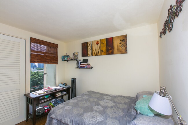Building Photo - 1511 Nuuanu Ave