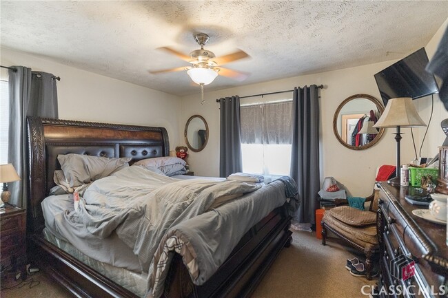 Building Photo - 1170 White Oak Dr