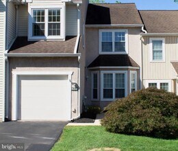 Building Photo - 432 Country Club Dr