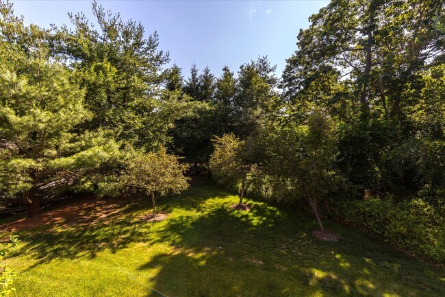 Building Photo - 16 Juneau Ct