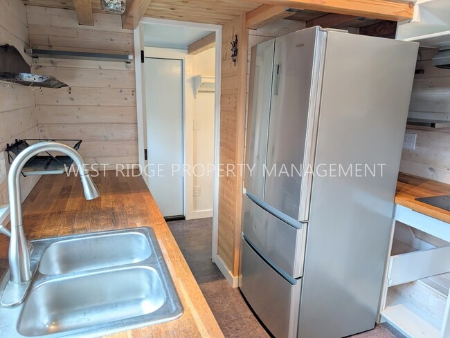 Building Photo - 5326 N Montana Ave