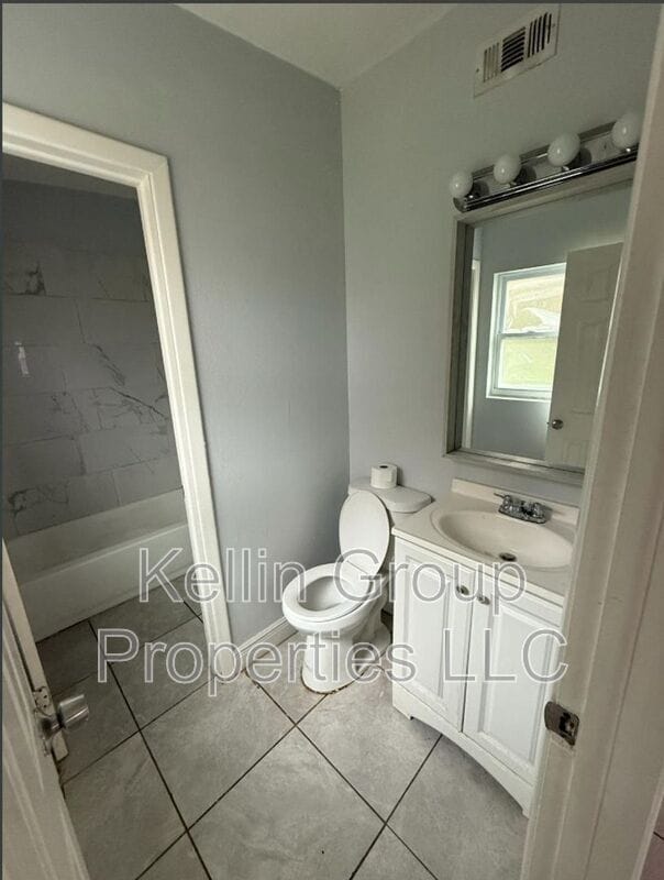 Building Photo - 1142 Carefree Cove Dr