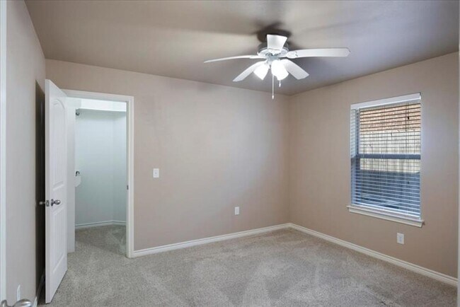 Building Photo - Stonebridge Villas #4052