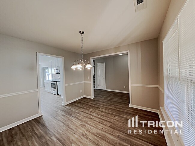 Building Photo - 851 Red Oak Tree Dr